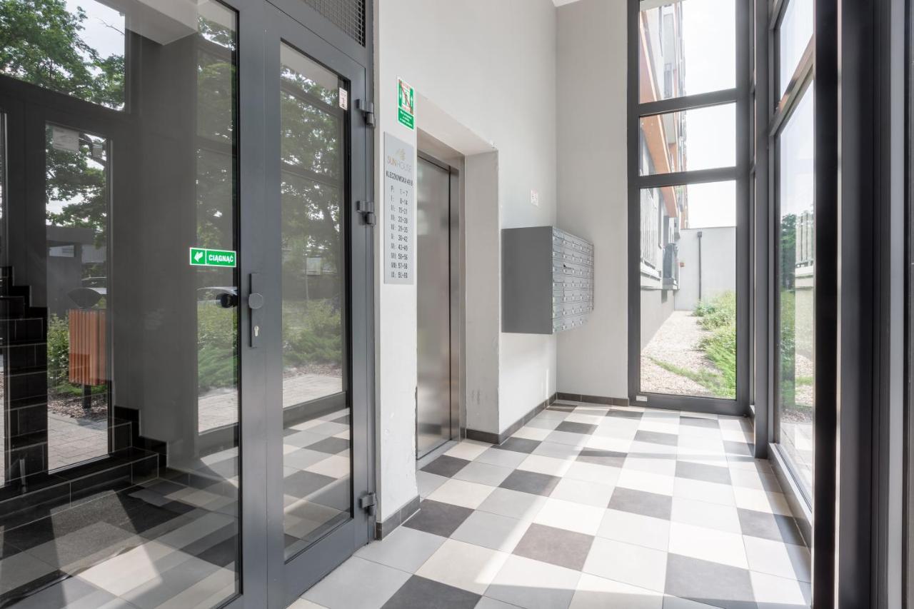 Sun House Apartment + Free Parking Вроцлав Экстерьер фото